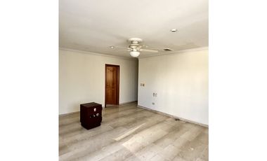 Apartamento en Arriendo en la Bahía de Manga – Vista Directa al Mar