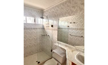 Apartamento en Arriendo en la Bahía de Manga – Vista Directa al Mar