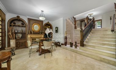 Copia de Vendo hermosa casa en el Poblado - como vivir en una finca. ✅