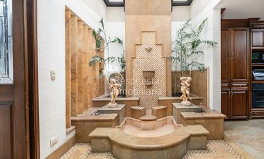 Copia de Vendo hermosa casa en el Poblado - como vivir en una finca. ✅