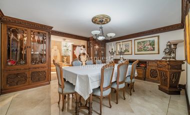 Copia de Vendo hermosa casa en el Poblado - como vivir en una finca. ✅