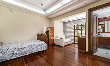 Copia de Vendo hermosa casa en el Poblado - como vivir en una finca. ✅