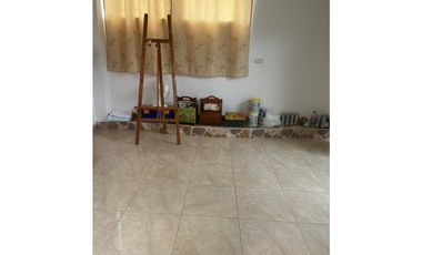 SE VENDE HERMOSA CASA EN BAVARIA AREA 260M2 CONSTRUIDOS