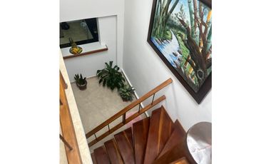 SE VENDE HERMOSA CASA EN BAVARIA AREA 260M2 CONSTRUIDOS
