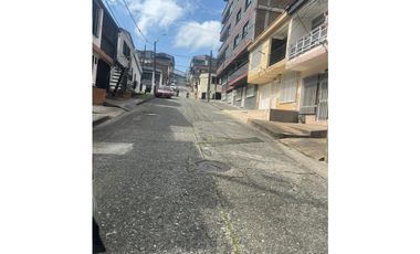 SE VENDE HERMOSA CASA EN BAVARIA AREA 260M2 CONSTRUIDOS