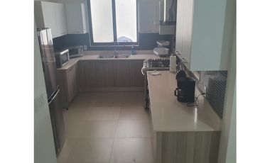 VENTA CASA AMOBLADO HOWARD