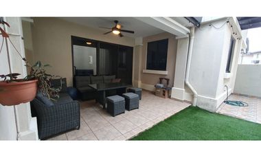 VENTA CASA AMOBLADO HOWARD