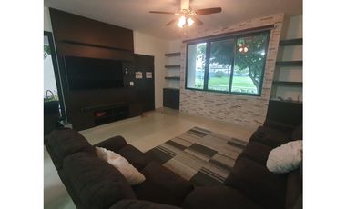 VENTA CASA AMOBLADO HOWARD