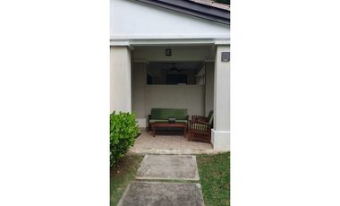 VENTA CASA AMOBLADO HOWARD