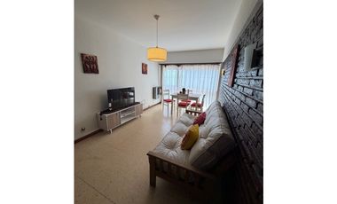 Departamento 2 amb con cochera. Zona Varese