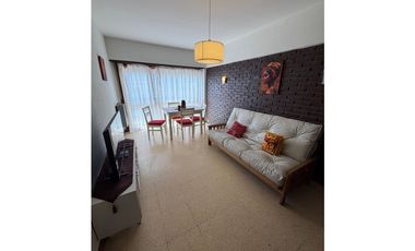 Departamento 2 amb con cochera. Zona Varese