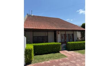 VENTA EN BLOK - CHALET DE 4 AMBIENTES + GALPON -FRANCIA Y AVELLANEDA