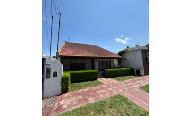 VENTA EN BLOK - CHALET DE 4 AMBIENTES + GALPON -FRANCIA Y AVELLANEDA