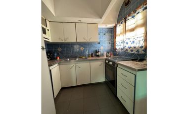 VENTA EN BLOK - CHALET DE 4 AMBIENTES + GALPON -FRANCIA Y AVELLANEDA