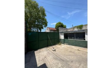 VENTA EN BLOK - CHALET DE 4 AMBIENTES + GALPON -FRANCIA Y AVELLANEDA