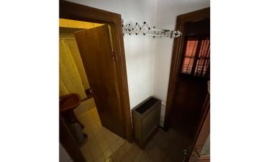 VENTA EN BLOK - CHALET DE 4 AMBIENTES + GALPON -FRANCIA Y AVELLANEDA