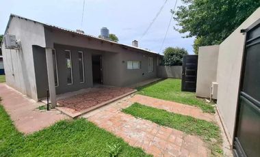 Casa en venta en Ameghino