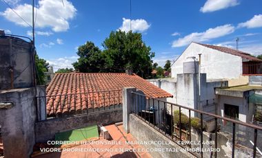 Casa en venta c/ cochera en José Mármol
