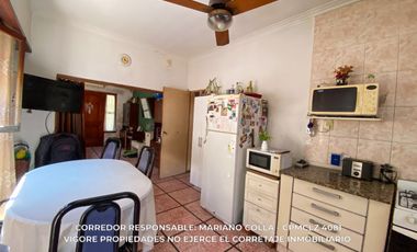 Casa en venta c/ cochera en José Mármol