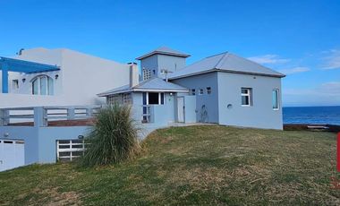 Casa en venta c/ cochera en Mar del Sur