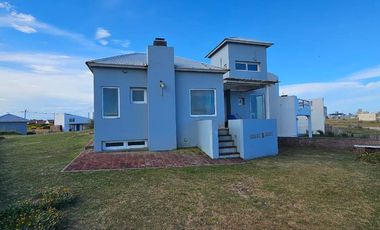 Casa en venta c/ cochera en Mar del Sur