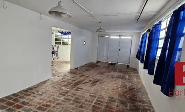 Casa en venta c/ cochera en Mar del Sur