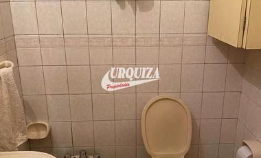 Venta casa 3 ambientes c/ cochera en Ramos Mejía