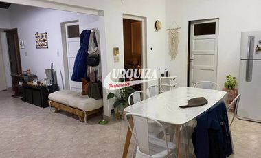 Venta casa 3 ambientes c/ cochera en Ramos Mejía
