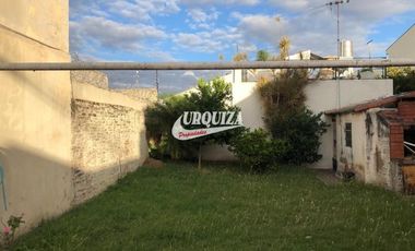 Venta casa 3 ambientes c/ cochera en Ramos Mejía