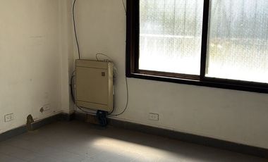 Galpón en alquiler de 570m2 en dos plantas ubicado en San Justo