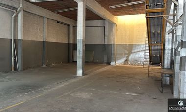 Galpón en alquiler de 570m2 en dos plantas ubicado en San Justo