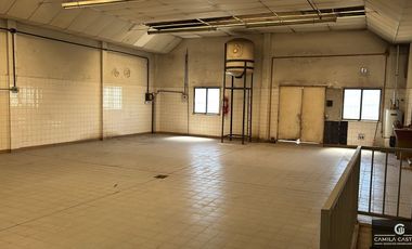 Galpón en alquiler de 570m2 en dos plantas ubicado en San Justo