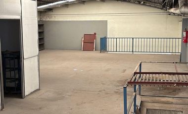 Galpón en alquiler de 570m2 en dos plantas ubicado en San Justo