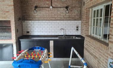 Casa en venta en Quilmes Este