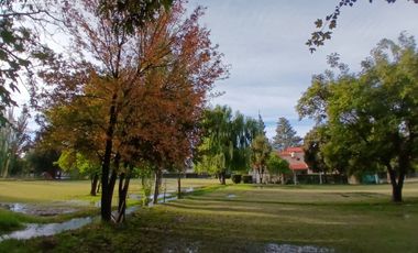 Espectacular casa/ chalet en venta, sobre ruta 143en Rama Caída