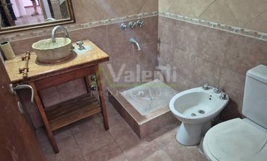 Casa PH en alquiler en Parque Quirno