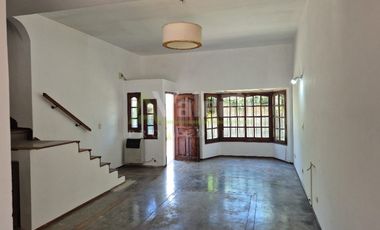 Casa PH en alquiler en Parque Quirno