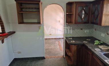 Casa PH en alquiler en Parque Quirno
