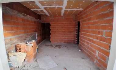 CASA 2 DORMITORIOS, COCHERA. ZONA RIO. G.BAIGORRIA