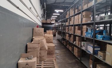 ALQUILER DEPOSITO GALPON SOBRE AV EMILIO CASTRO