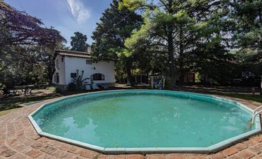 VENTA CASA QUINTA + PISCINA + PARQUE + DEPTO MERLO