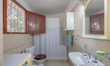 VENTA CASA QUINTA + PISCINA + PARQUE + DEPTO MERLO