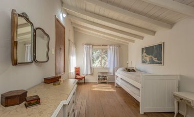 VENTA CASA QUINTA + PISCINA + PARQUE + DEPTO MERLO