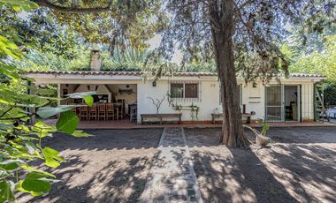 VENTA CASA QUINTA + PISCINA + PARQUE + DEPTO MERLO