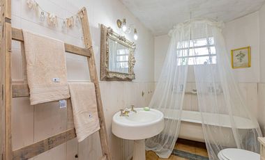 VENTA CASA QUINTA + PISCINA + PARQUE + DEPTO MERLO