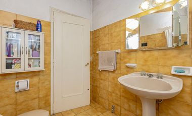 VENTA CASA QUINTA + PISCINA + PARQUE + DEPTO MERLO