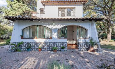 VENTA CASA QUINTA + PISCINA + PARQUE + DEPTO MERLO