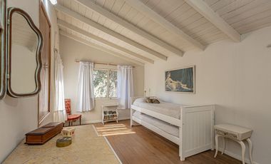 VENTA CASA QUINTA + PISCINA + PARQUE + DEPTO MERLO