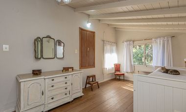 VENTA CASA QUINTA + PISCINA + PARQUE + DEPTO MERLO