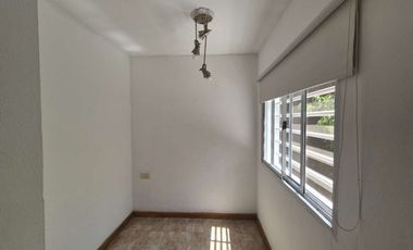 CASA EN VENTA SICARDI 2 DORMITORIOS CON PILETA